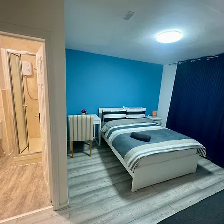 Tottenham Velvet Suites London Exterior photo